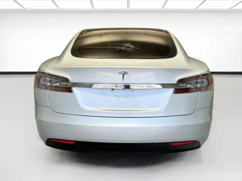 More photos of 2017 Tesla Model S at KarGenie, CA