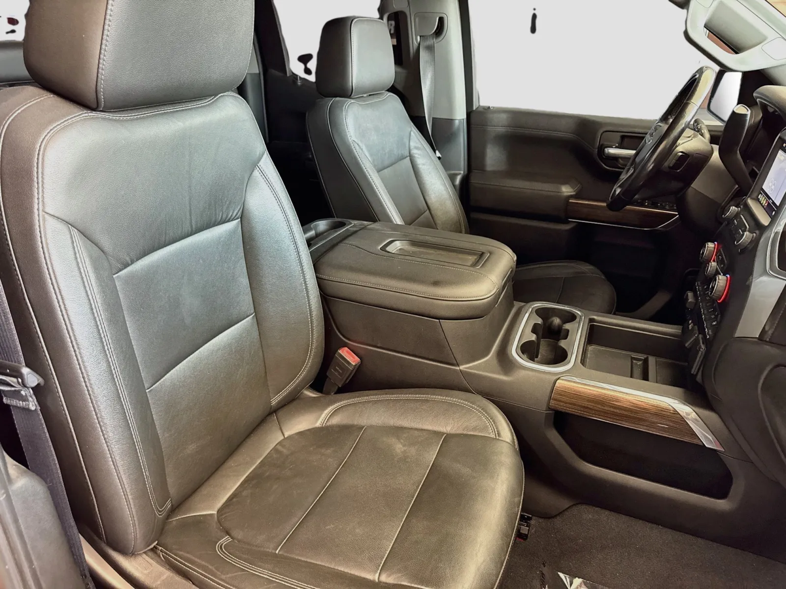 Chevrolet Silverado photo 17