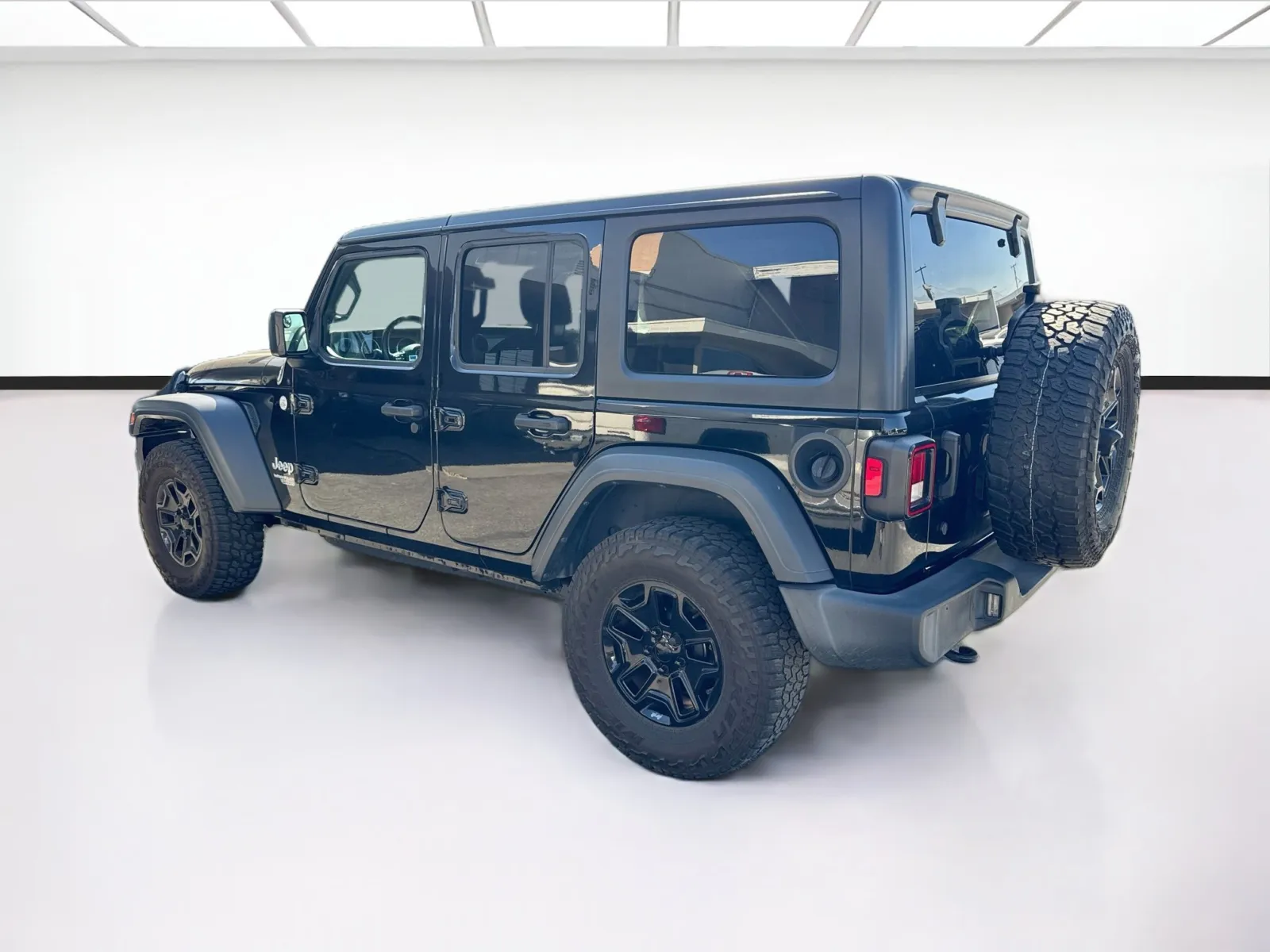 Jeep Wrangler photo 6