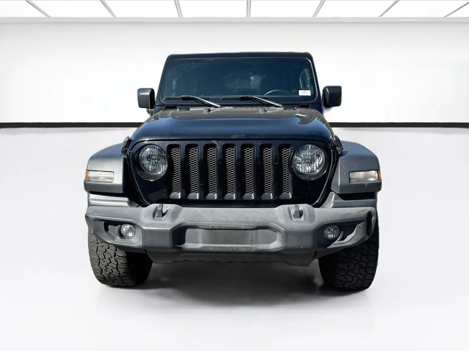 Jeep Wrangler photo 2