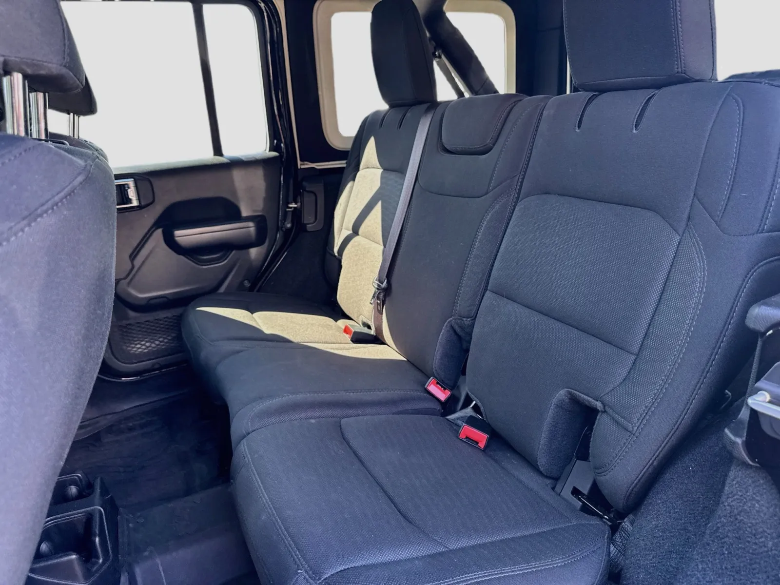 Jeep Wrangler photo 14
