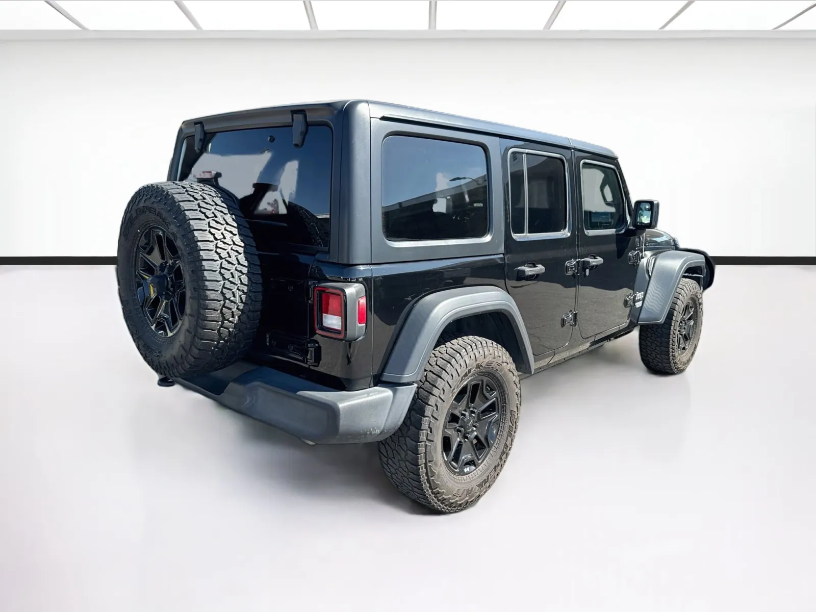 Jeep Wrangler photo 4