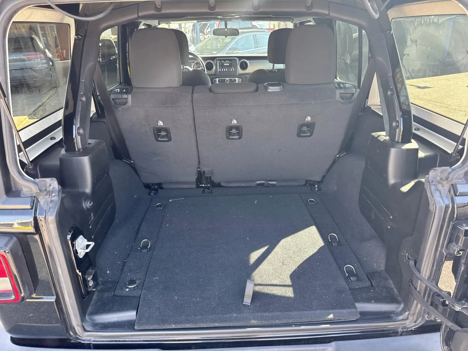 Jeep Wrangler photo 15