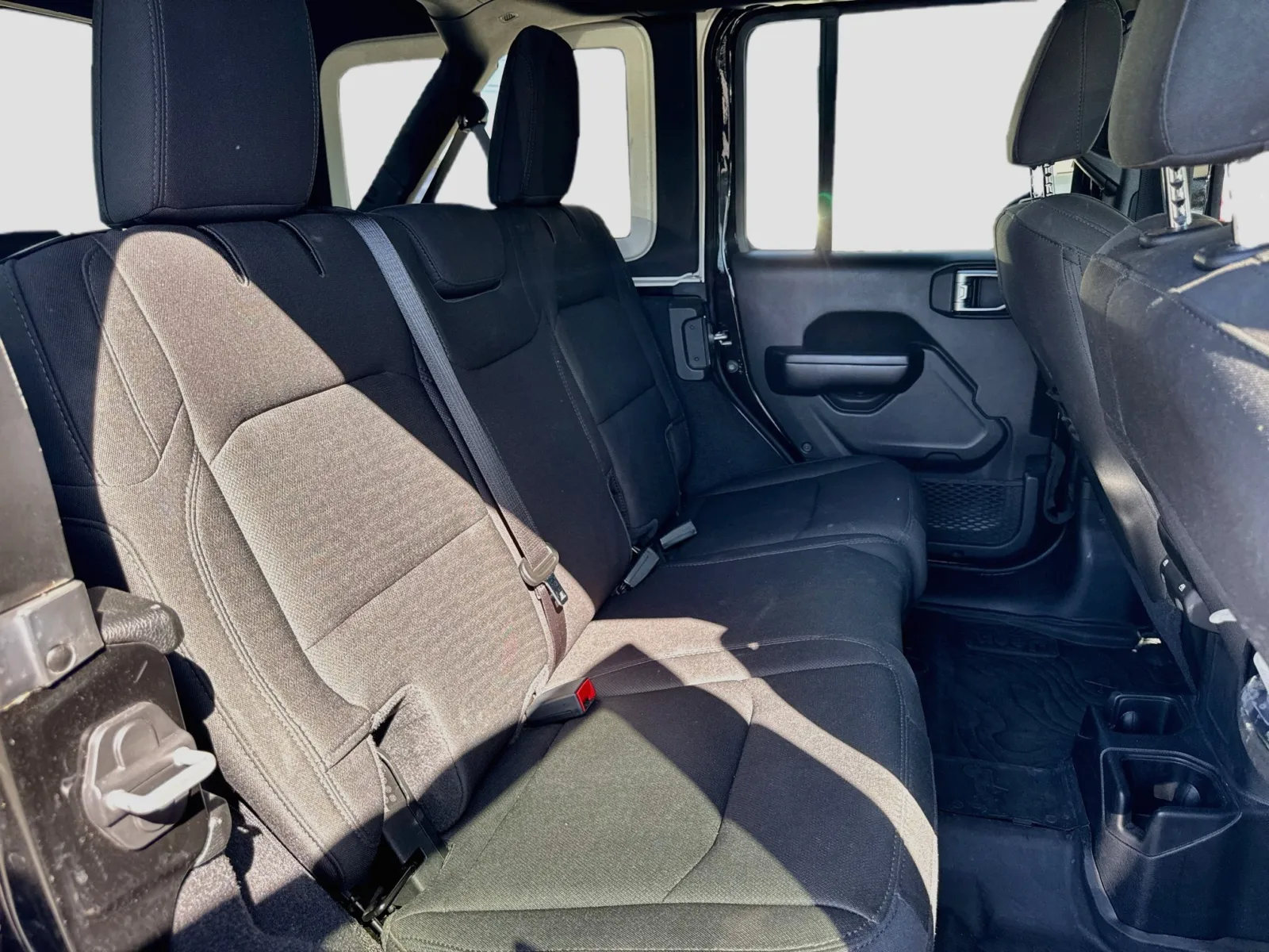 Jeep Wrangler photo 16