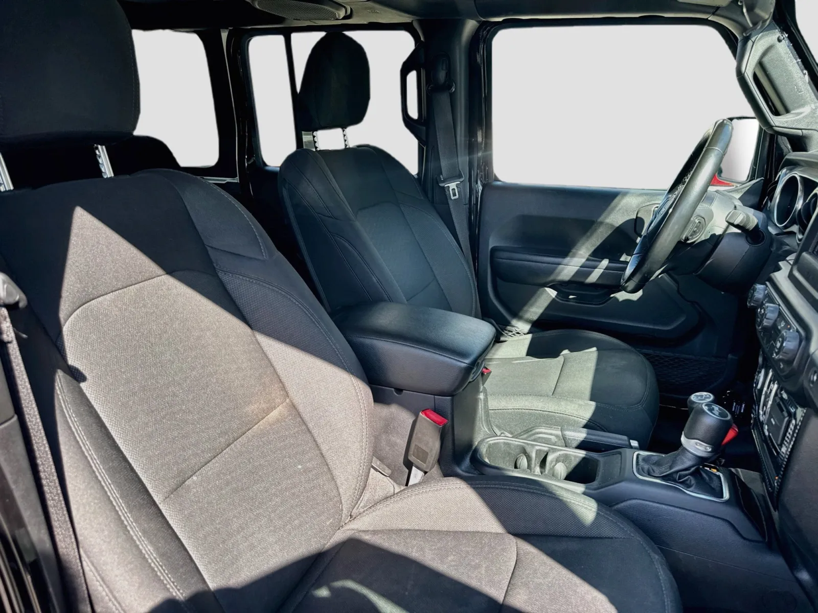 Jeep Wrangler photo 17