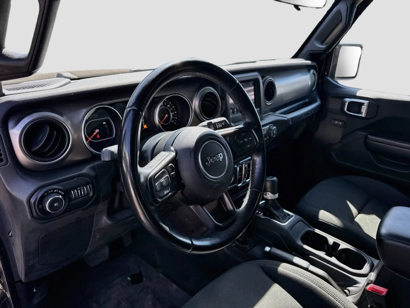 Jeep Wrangler photo 7