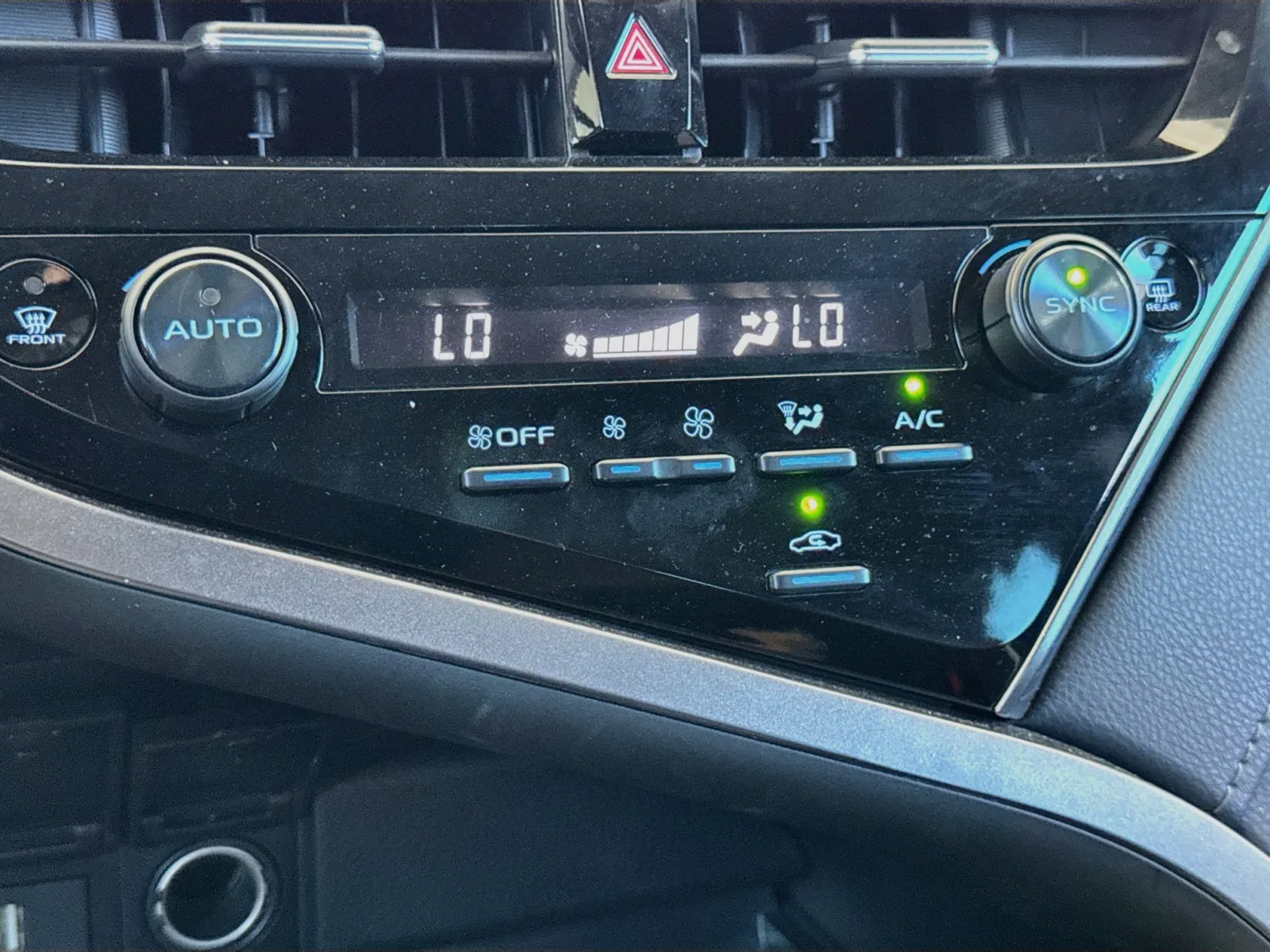 Toyota Camry photo 11