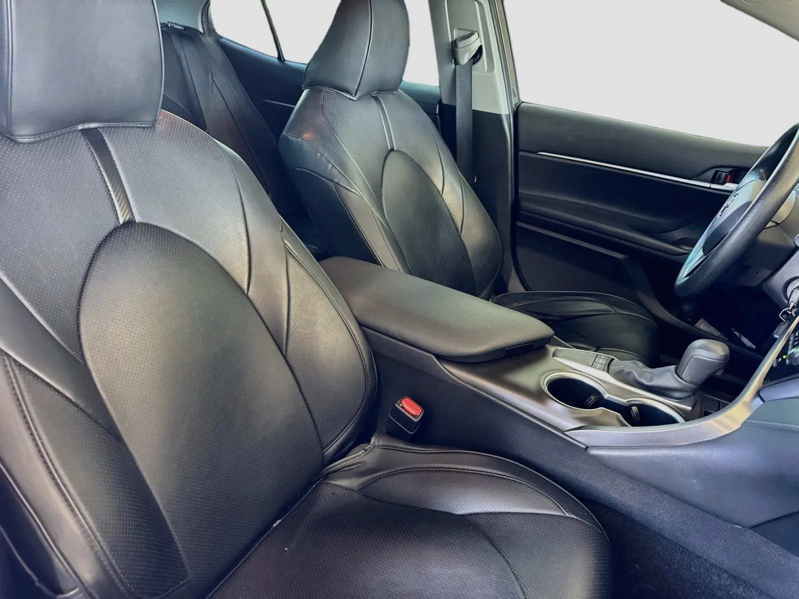 Toyota Camry photo 17