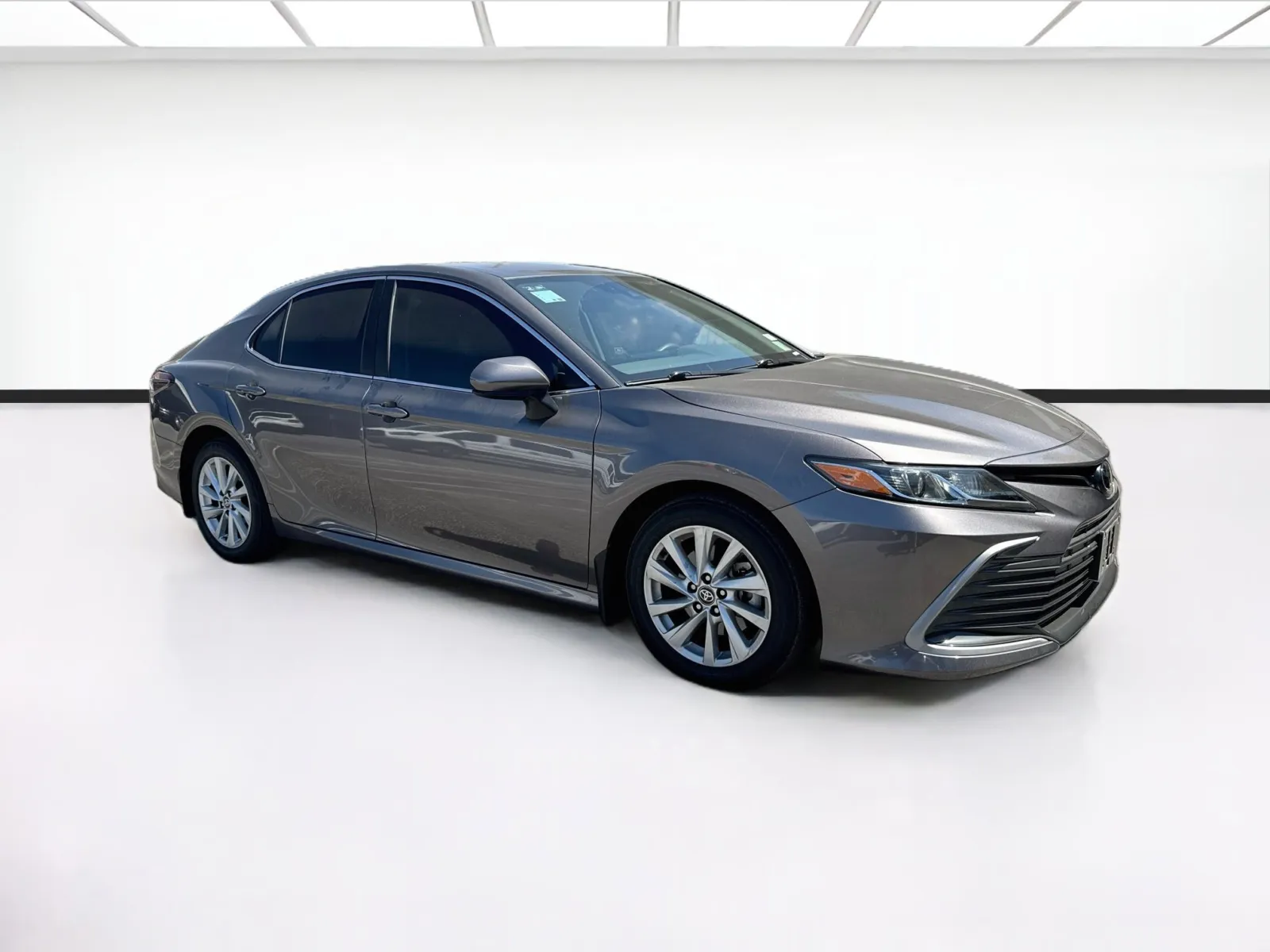 Toyota Camry photo 3
