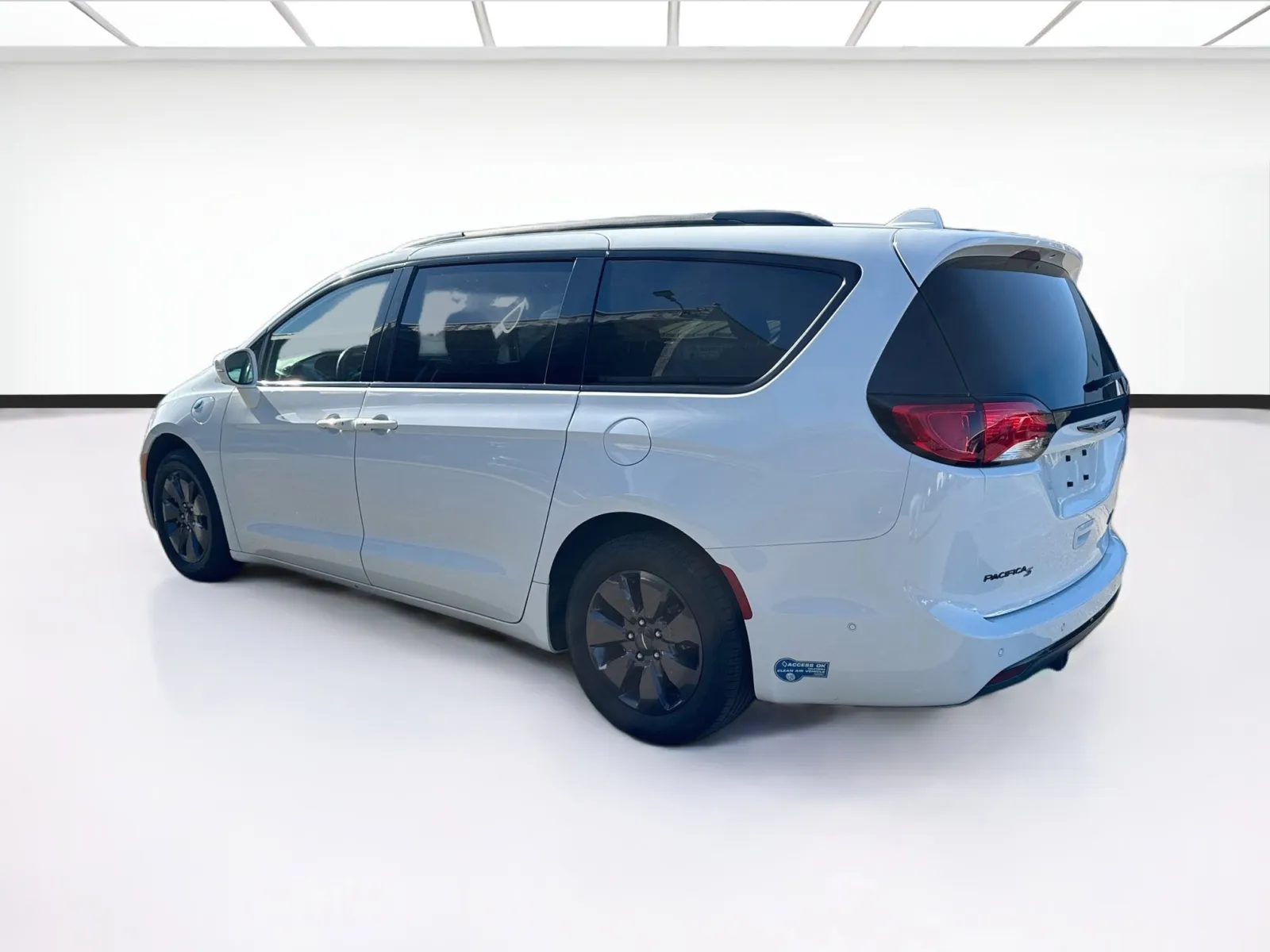 Chrysler Pacifica photo 6