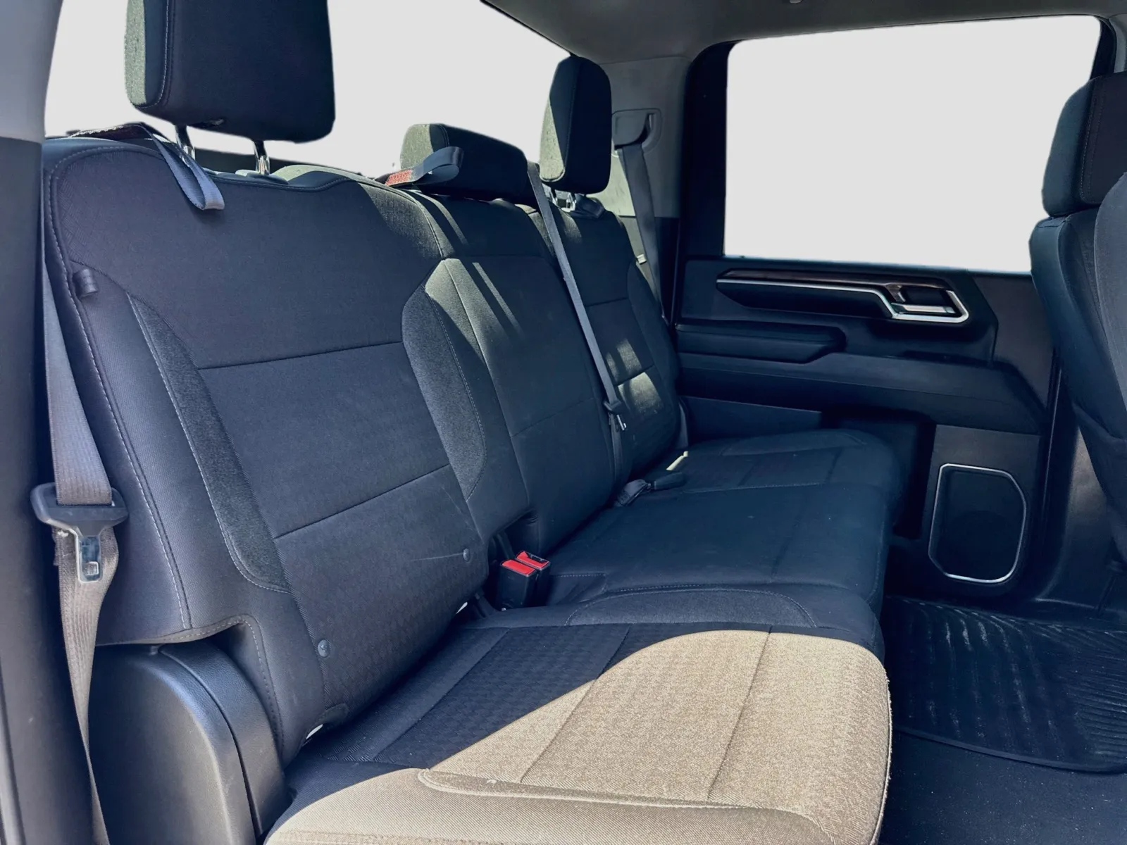 Chevrolet Silverado photo 16