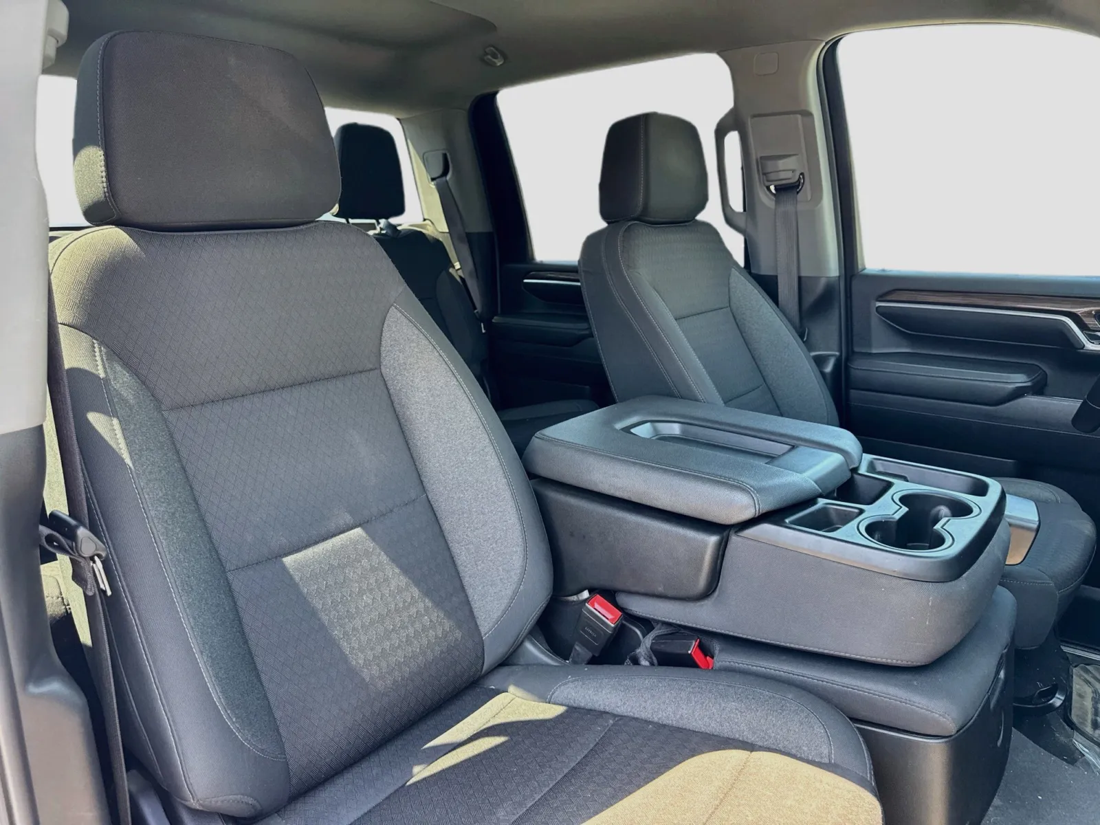 Chevrolet Silverado photo 17