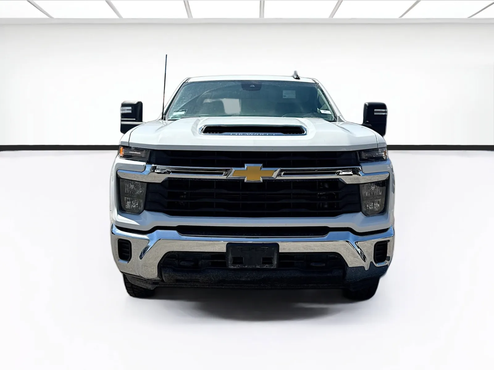 Chevrolet Silverado photo 2