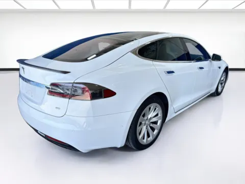 More photos of 2016 Tesla Model S 75 at KarGenie, CA