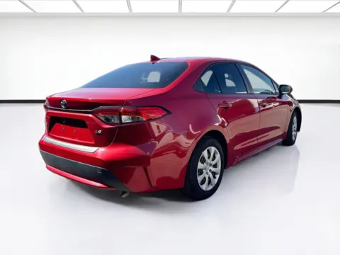 More photos of 2021 Toyota Corolla LE at KarGenie, CA