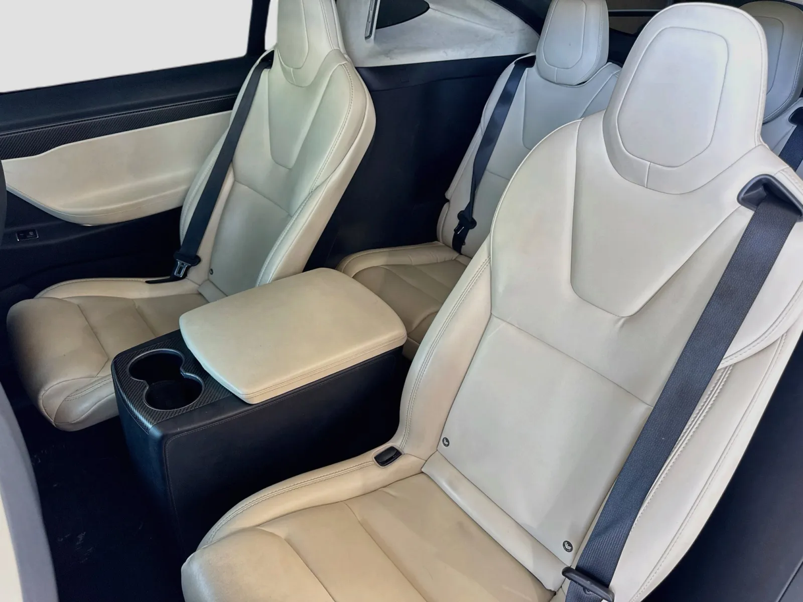 Tesla Model X photo 15