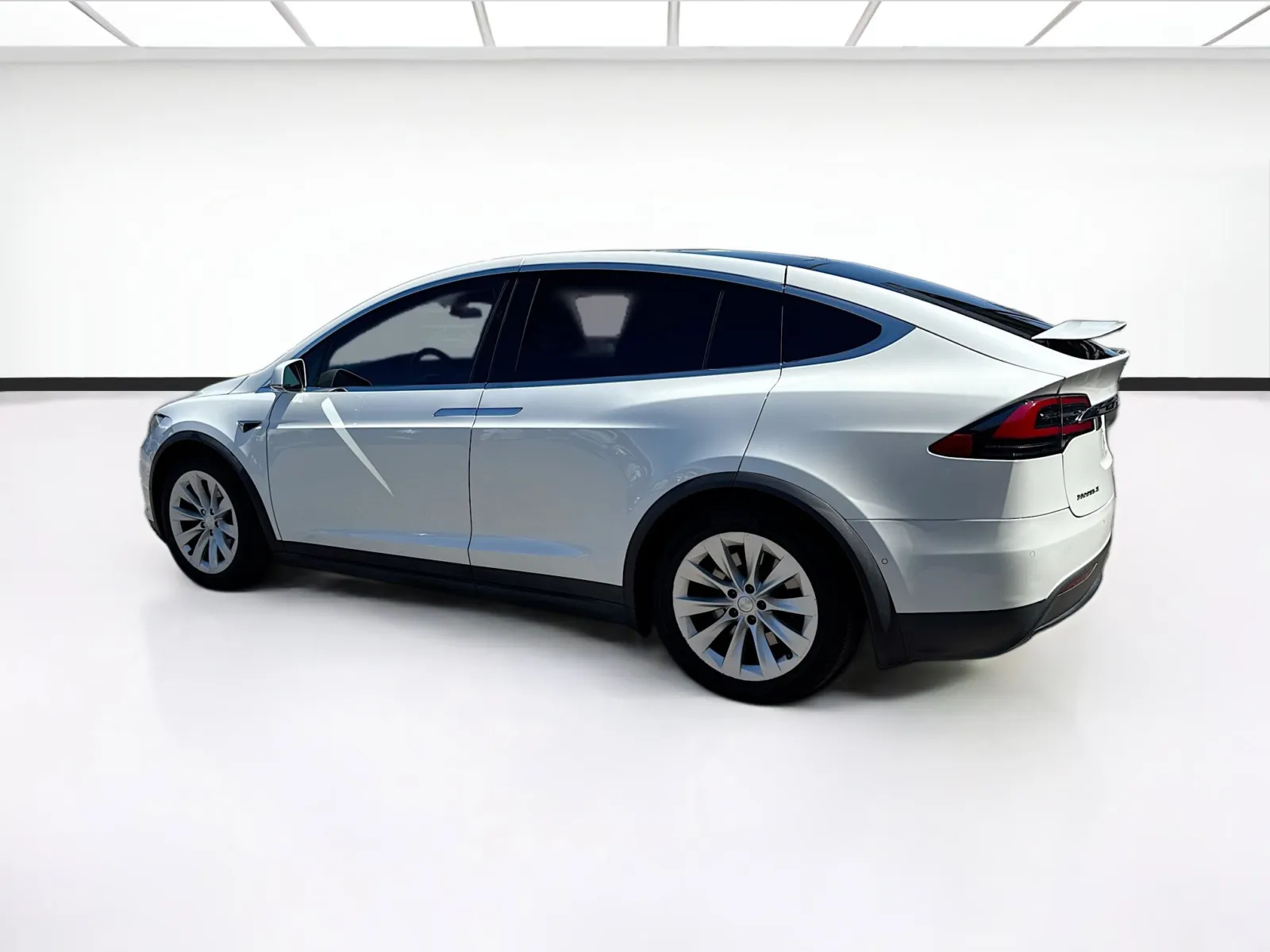 Tesla Model X photo 6