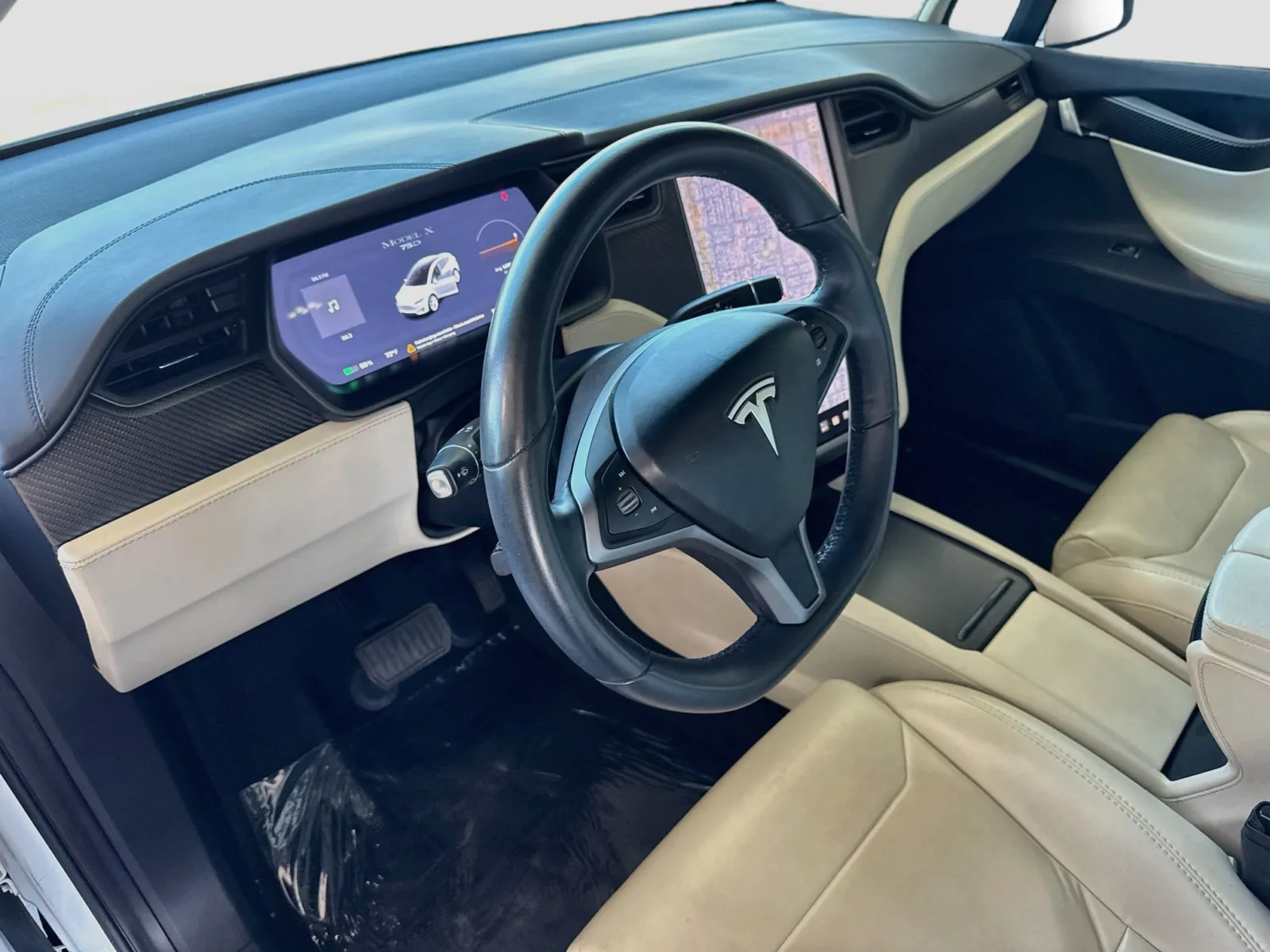 Tesla Model X photo 7