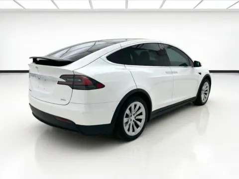 More photos of 2018 Tesla Model X 75D at KarGenie, CA