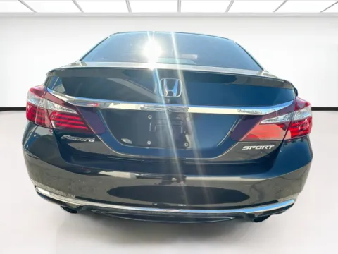 More photos of 2017 Honda Accord Sedan Sport at KarGenie, CA