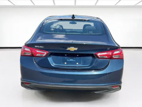 More photos of 2022 Chevrolet Malibu LT at KarGenie, CA