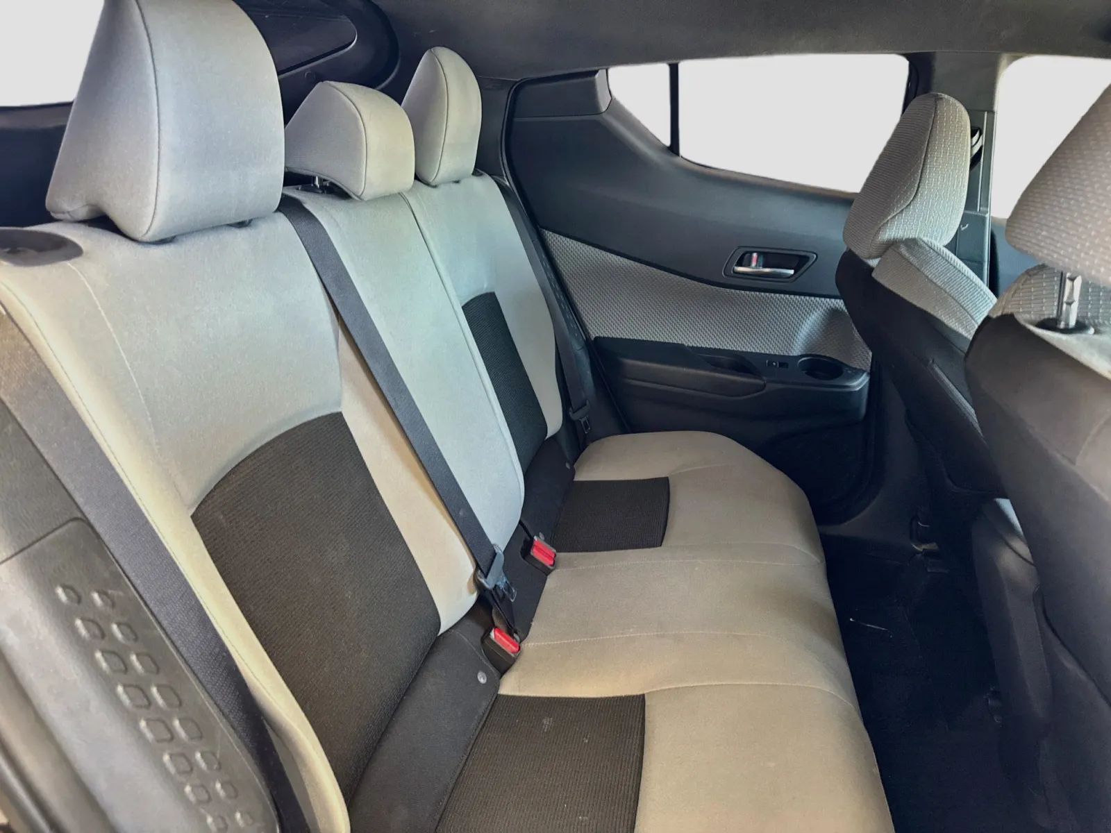 Toyota C-HR photo 19