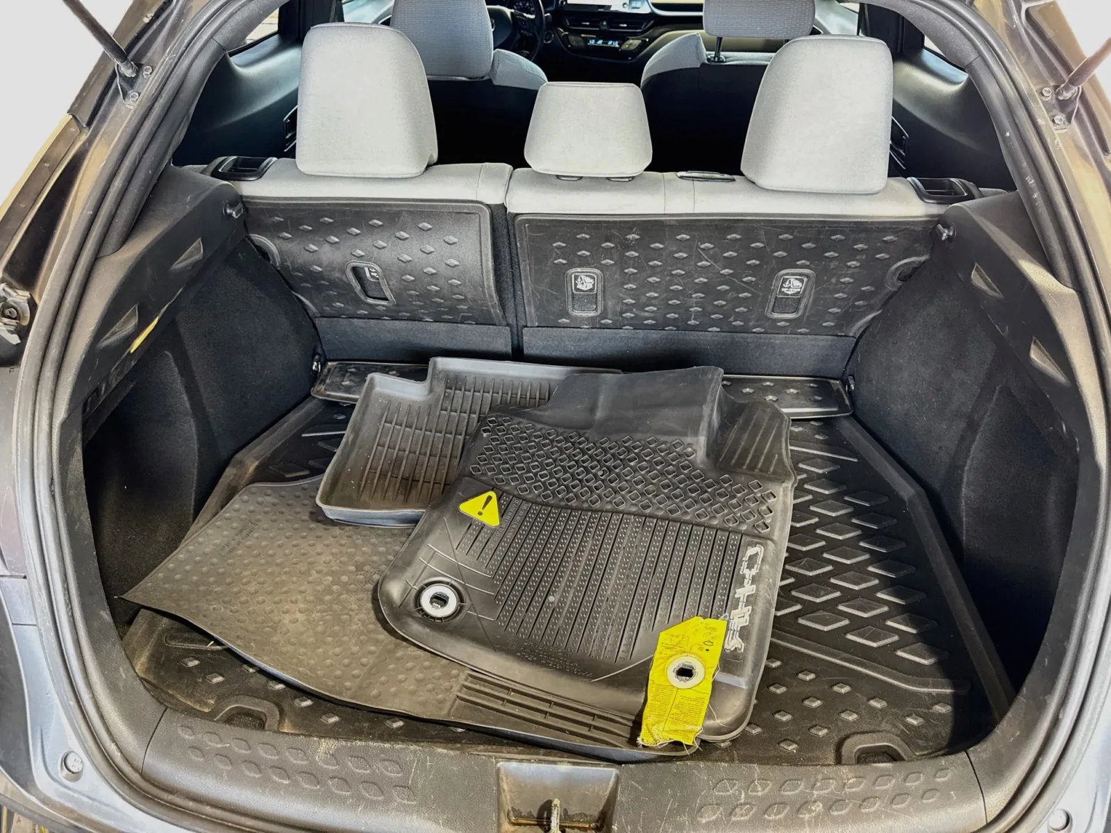 Toyota C-HR photo 15