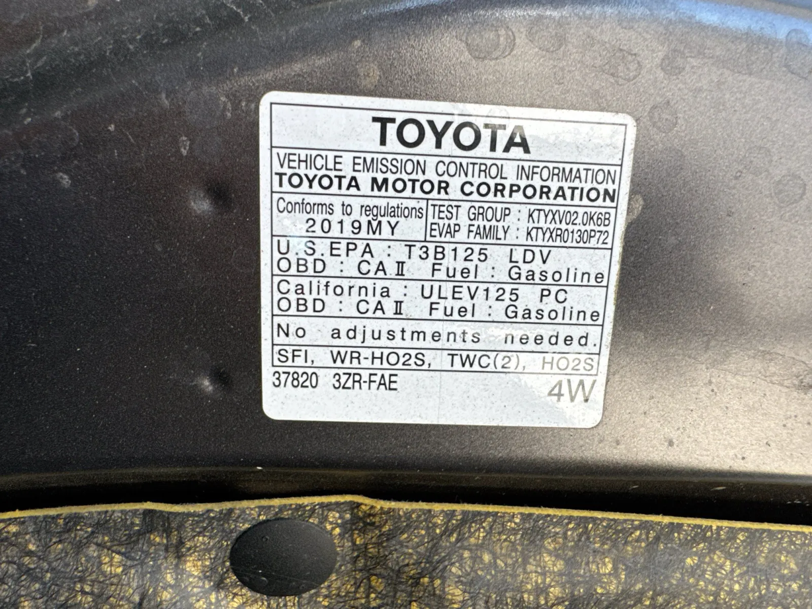Toyota C-HR photo 17