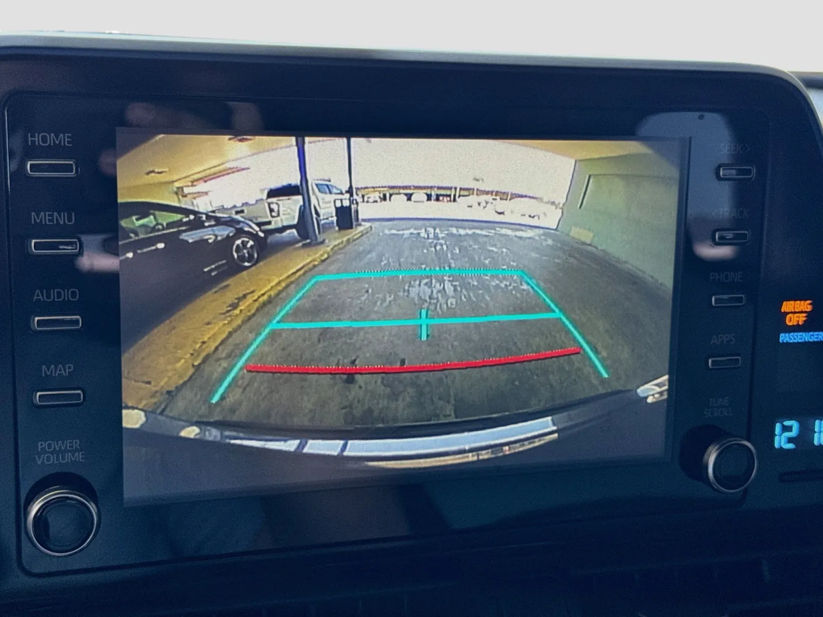 Toyota C-HR photo 9