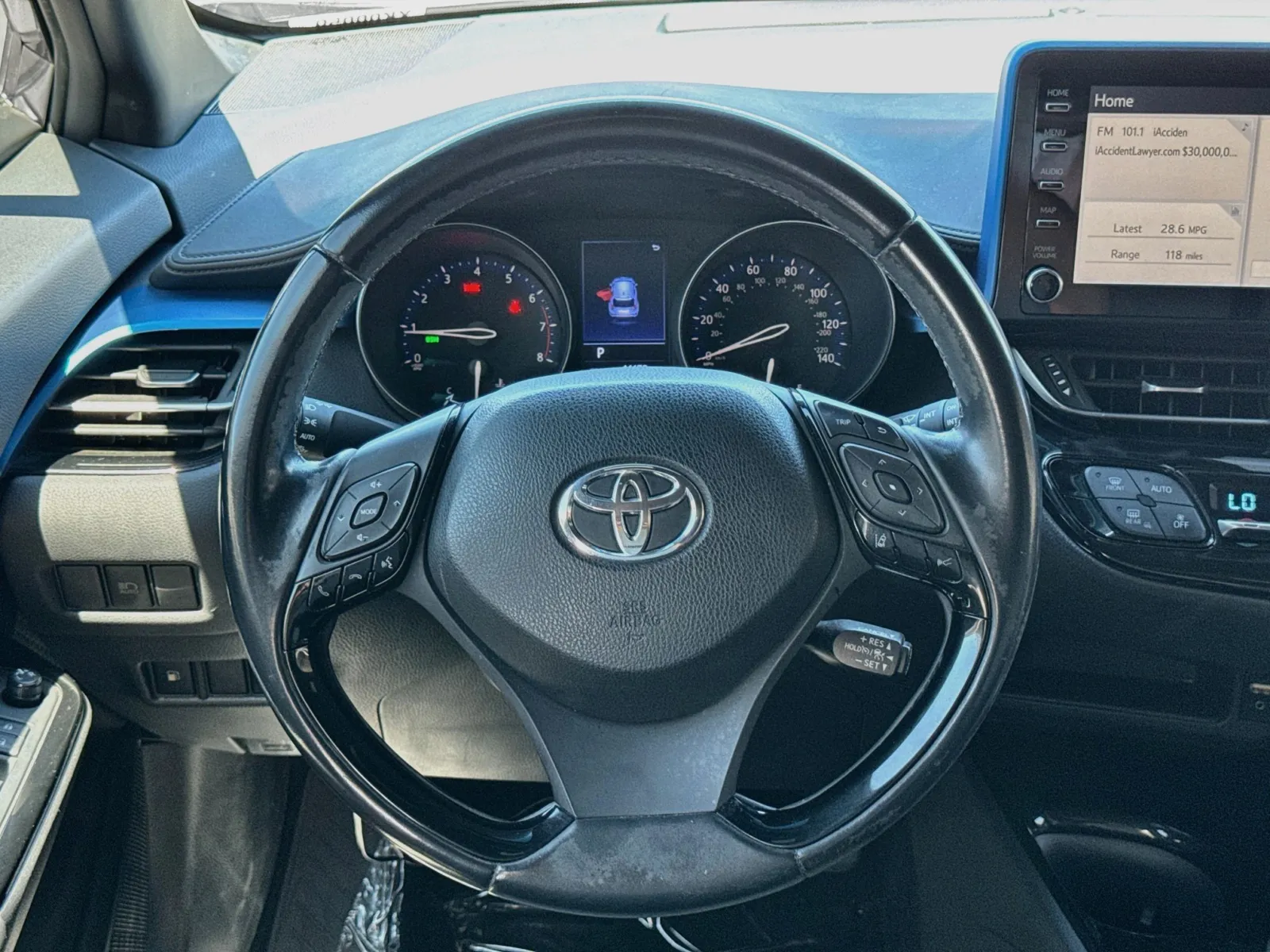 Toyota C-HR photo 13