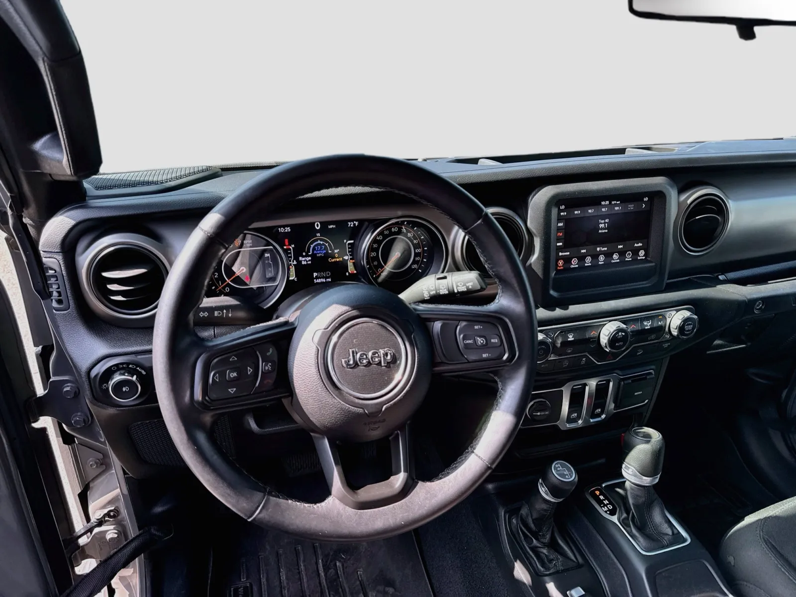 Jeep Wrangler photo 13