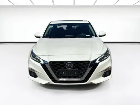 Photos of 2019 Nissan Altima 2.5 SV for sale in Fontana, CA at KarGenie