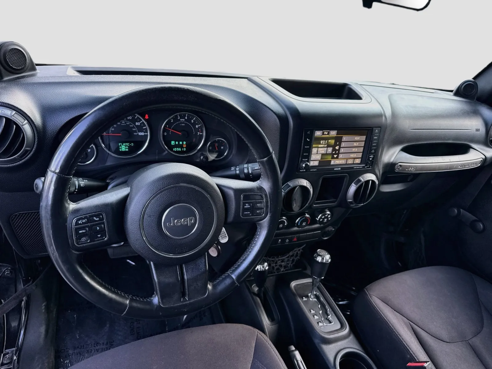 Jeep Wrangler photo 12
