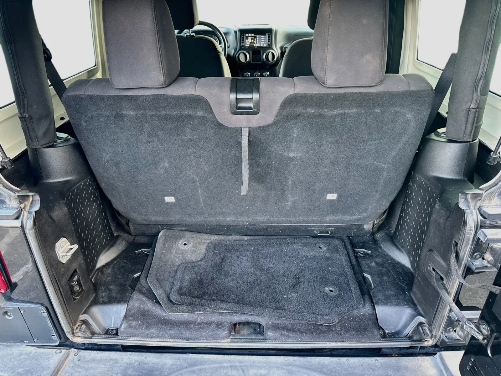Jeep Wrangler photo 14