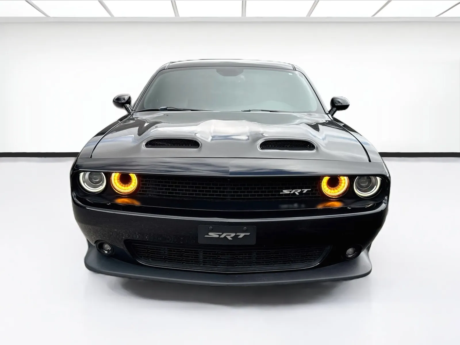 Dodge Challenger photo 2