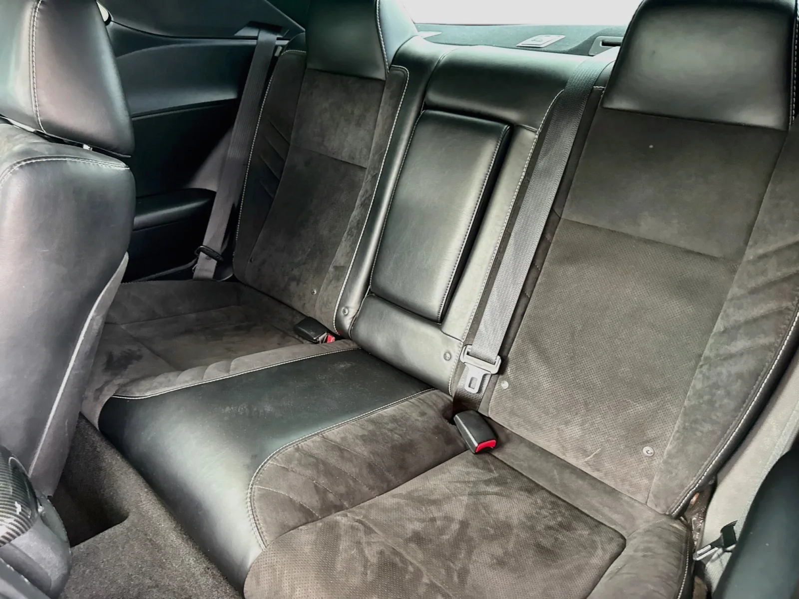 Dodge Challenger photo 17