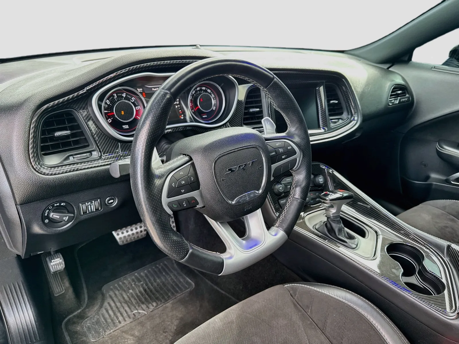 Dodge Challenger photo 7