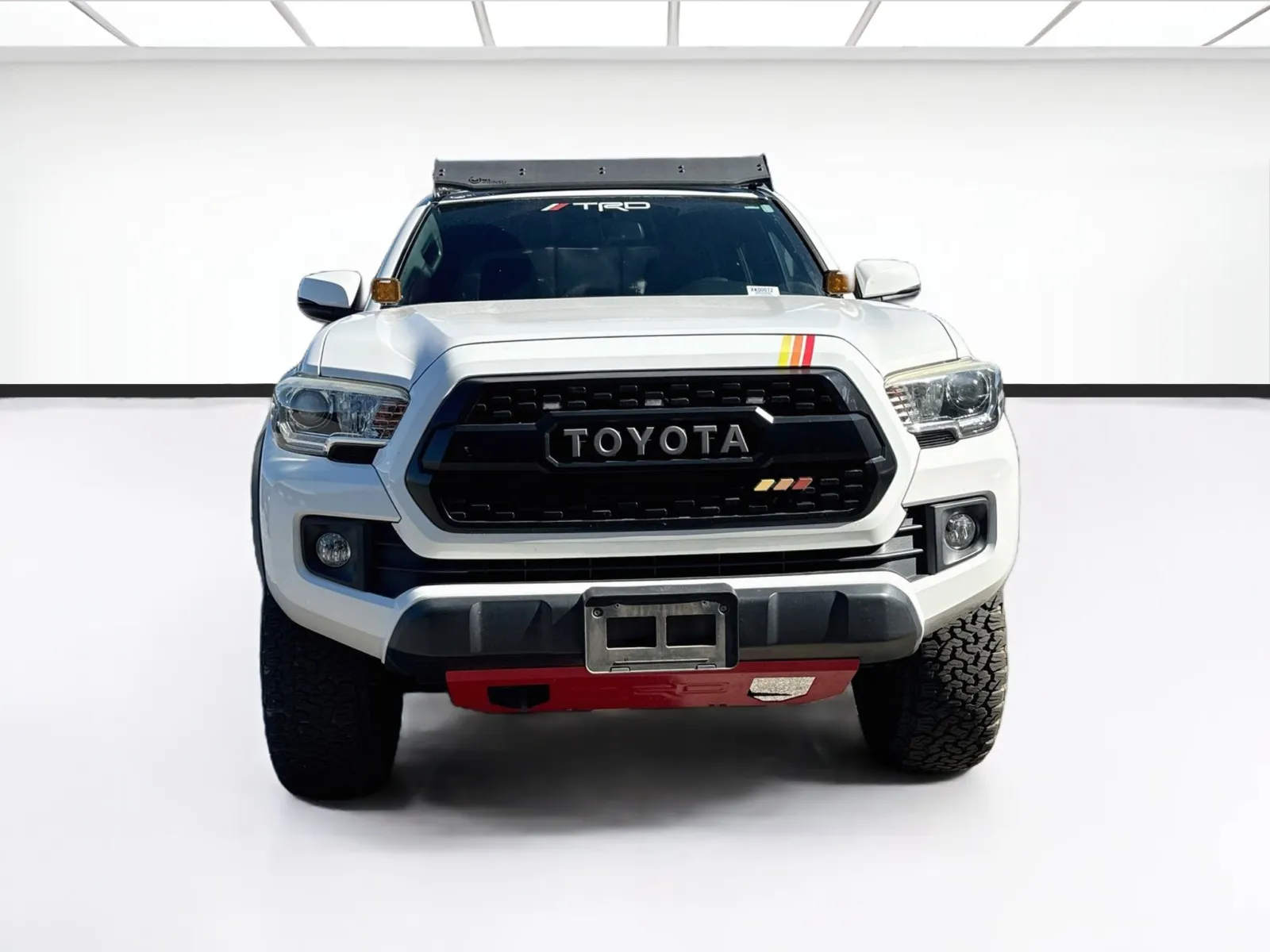 Toyota Tacoma photo 2