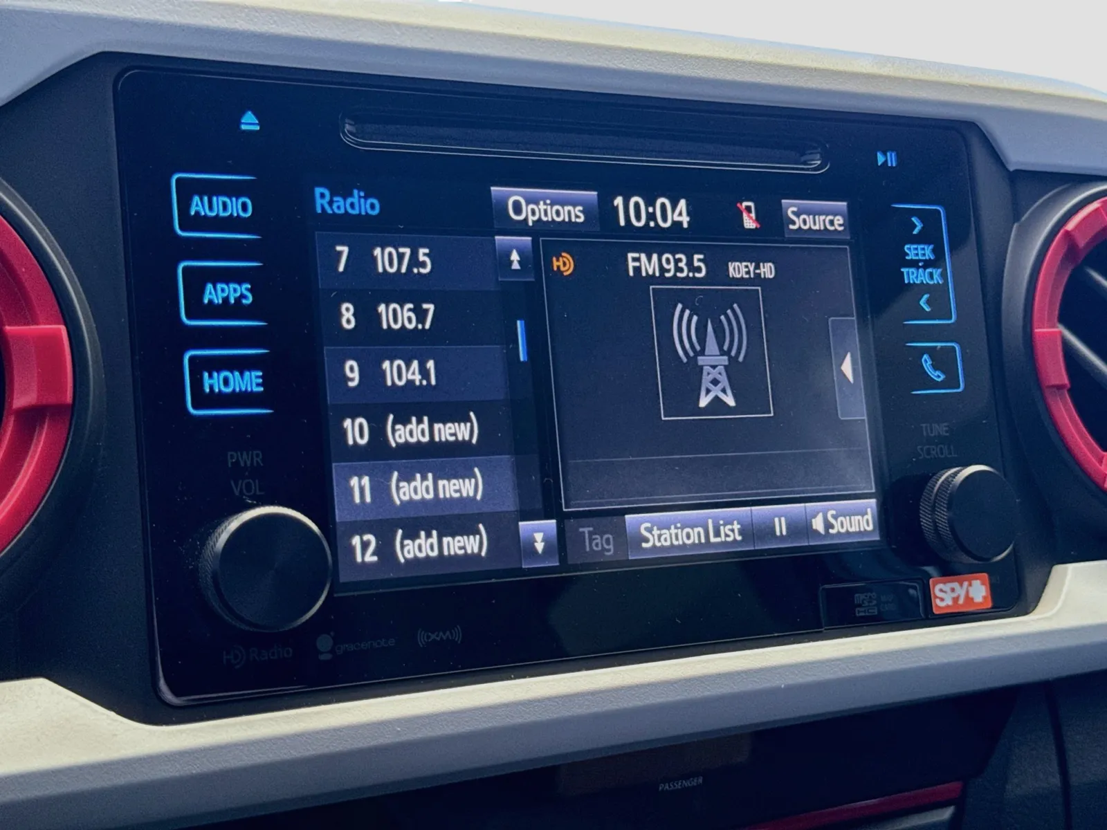 Toyota Tacoma photo 11