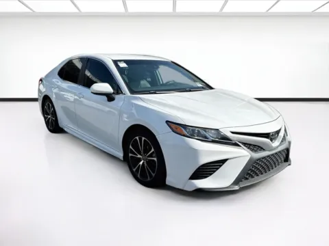 Another view of 2020 Toyota Camry SE for sale in Fontana, CA at KarGenie
