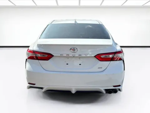 More photos of 2020 Toyota Camry SE at KarGenie, CA