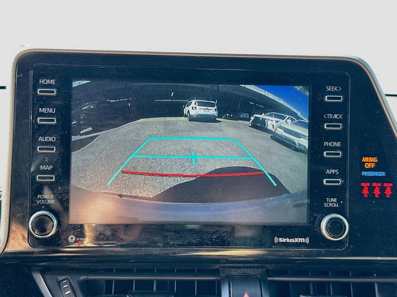 Toyota C-HR photo 9