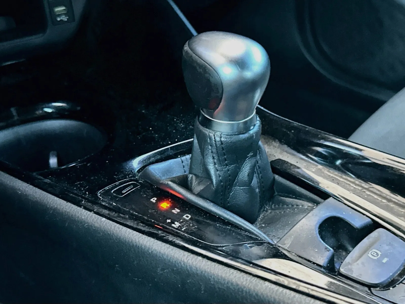 Toyota C-HR photo 12