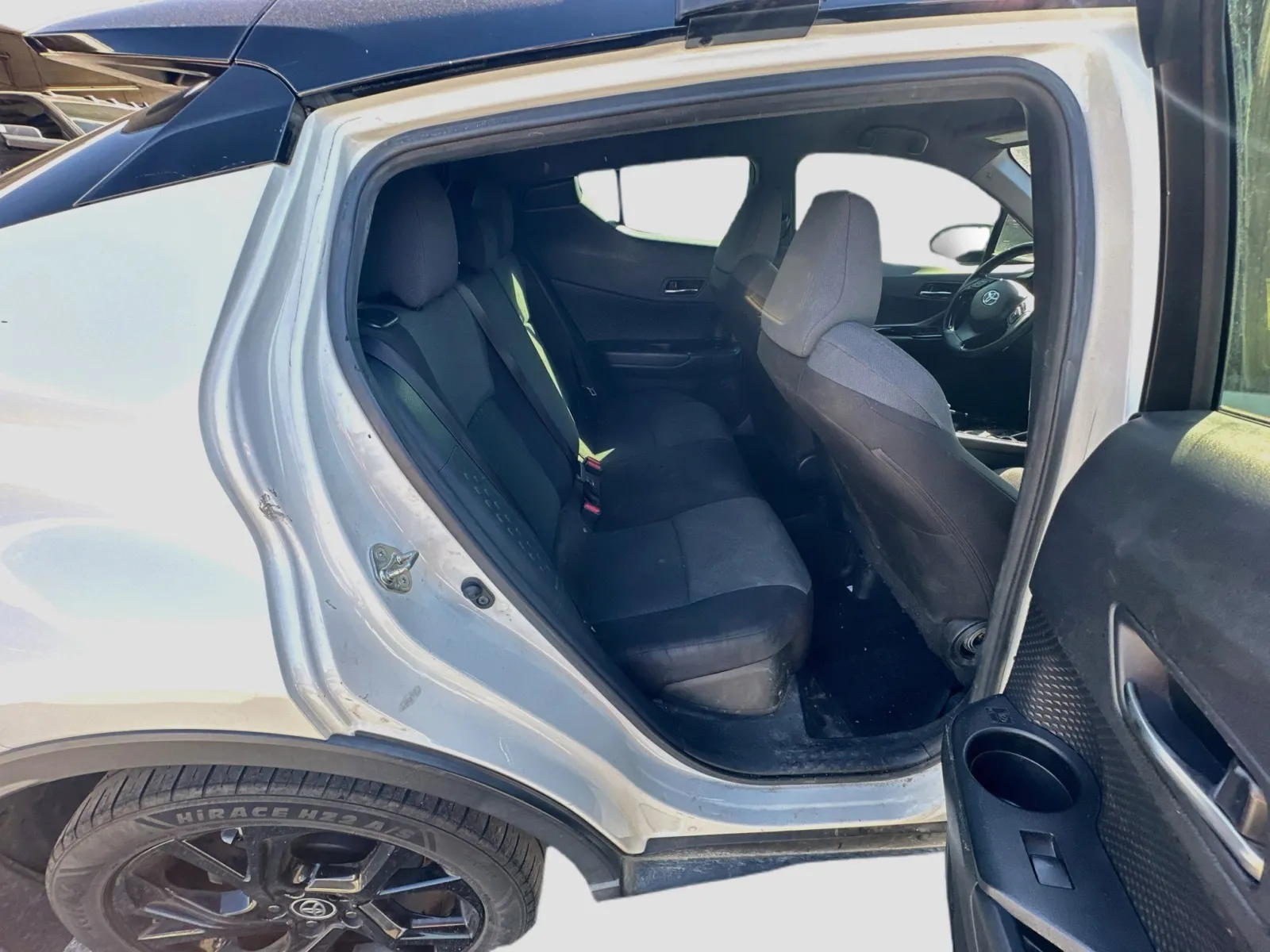 Toyota C-HR photo 18