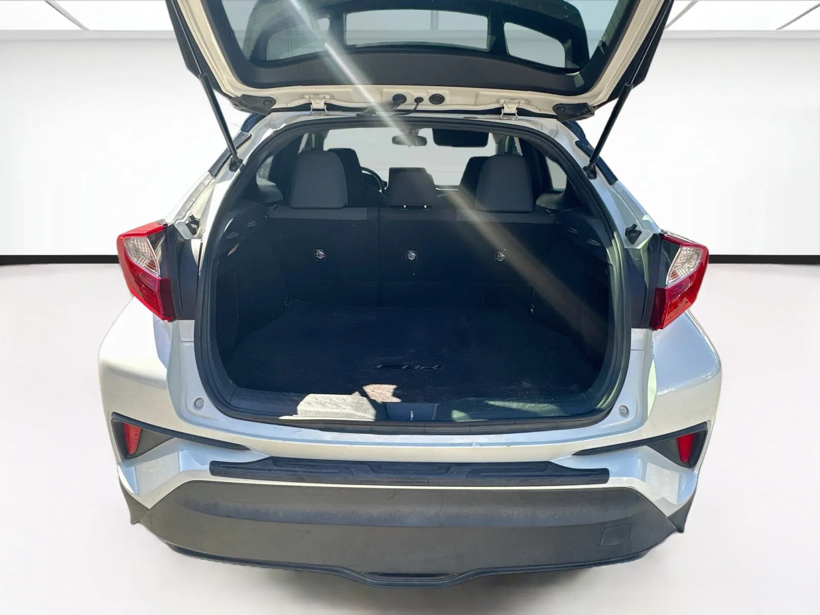 Toyota C-HR photo 17