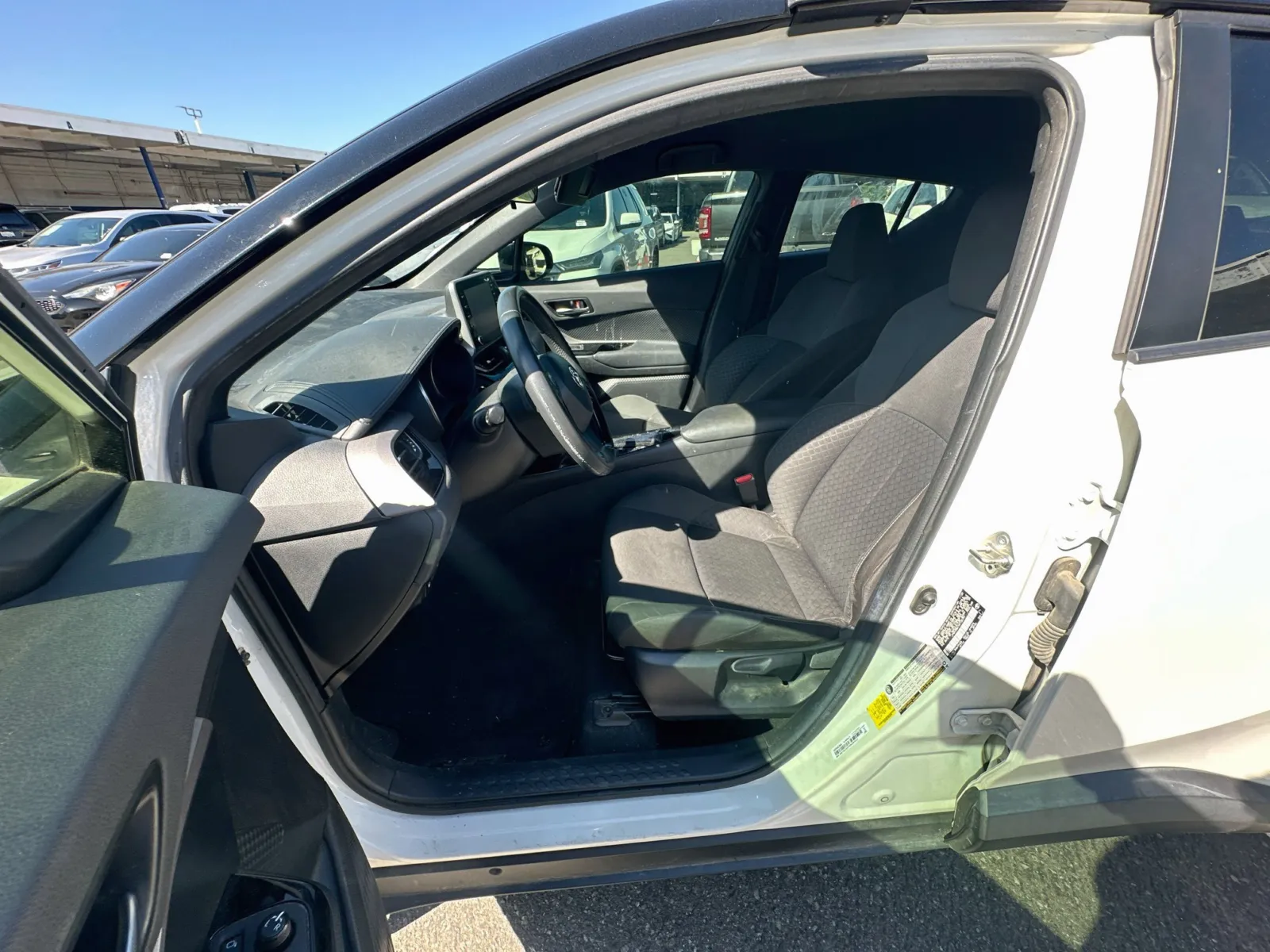 Toyota C-HR photo 14