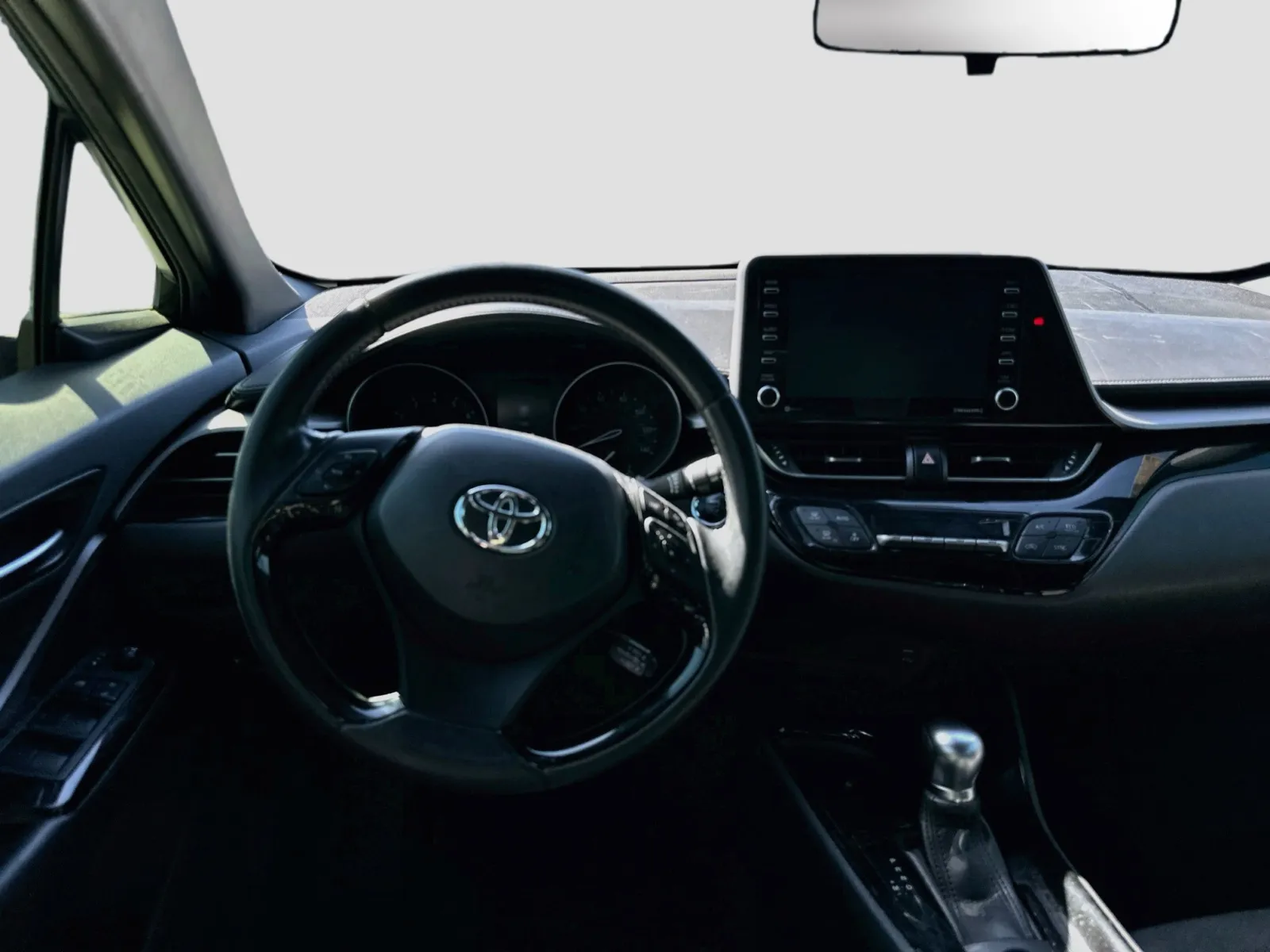 Toyota C-HR photo 15