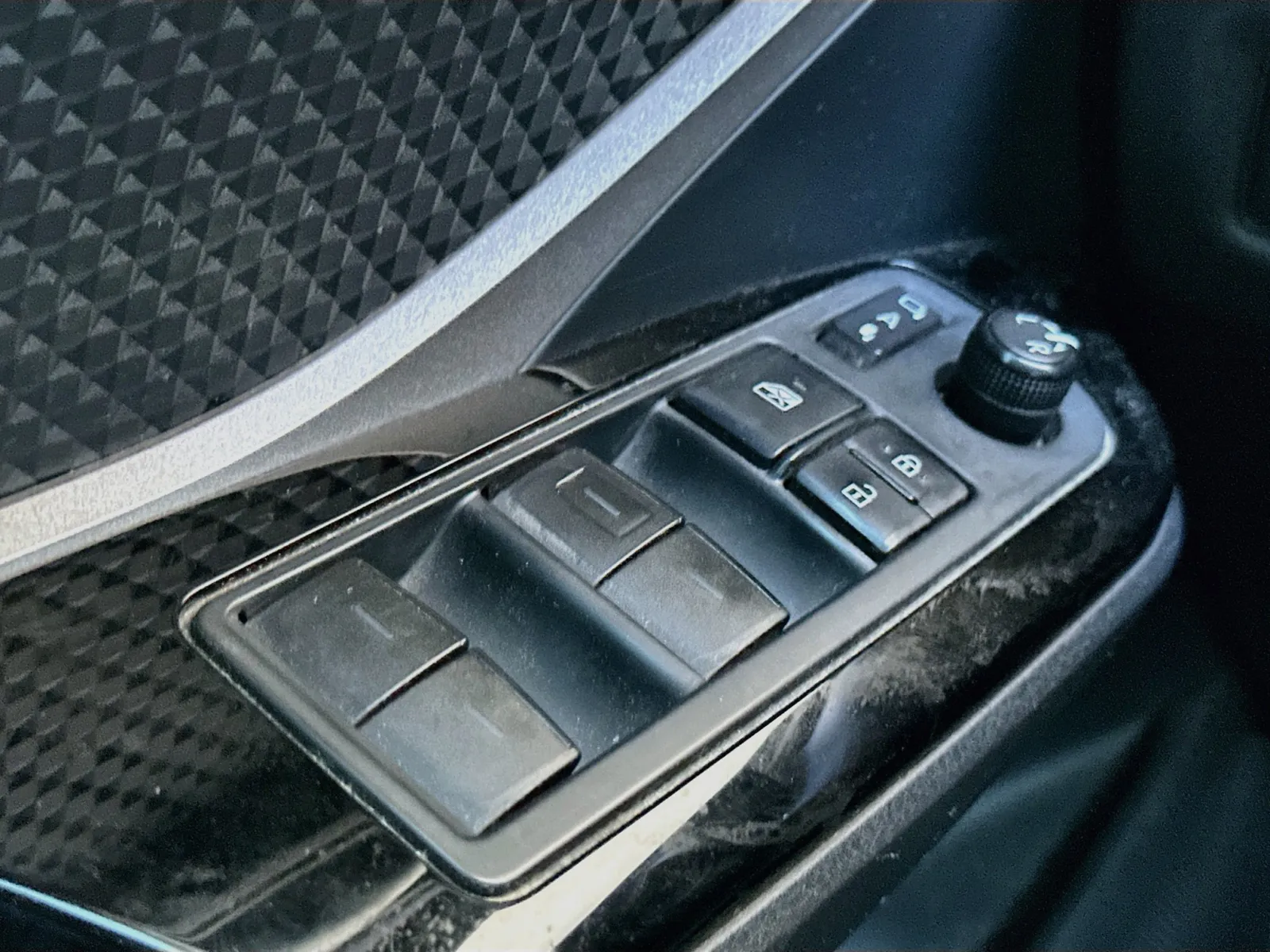 Toyota C-HR photo 13