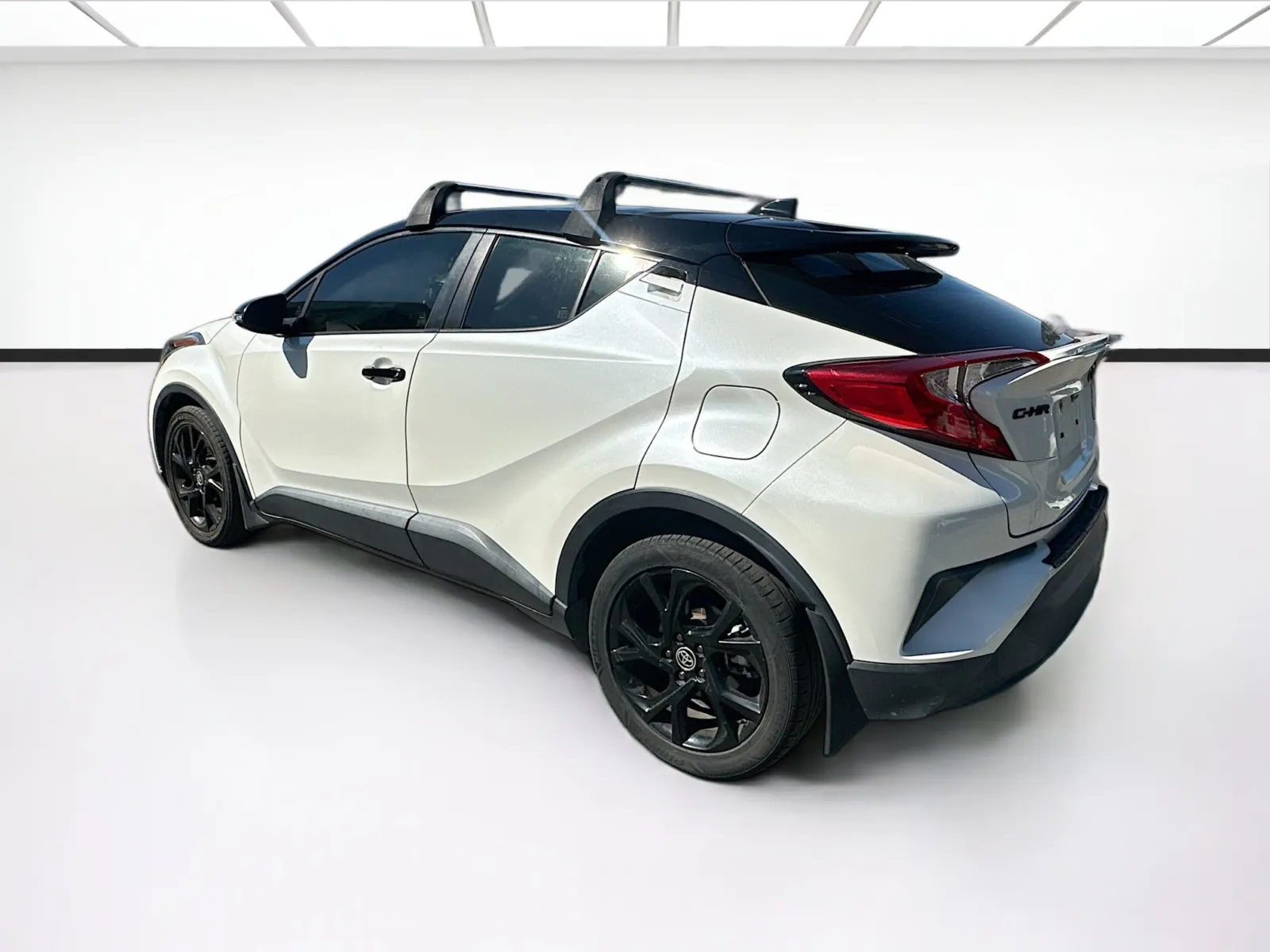 Toyota C-HR photo 6