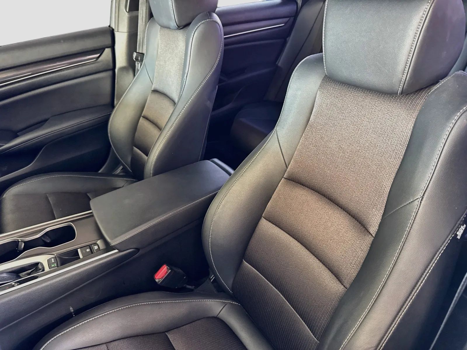 Honda Accord photo 12